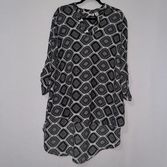 Cato Women Plus White Black Aztec Print Blouse Shirt V- Neck 3/4 Sleeve 22/24W - Picture 1 of 8